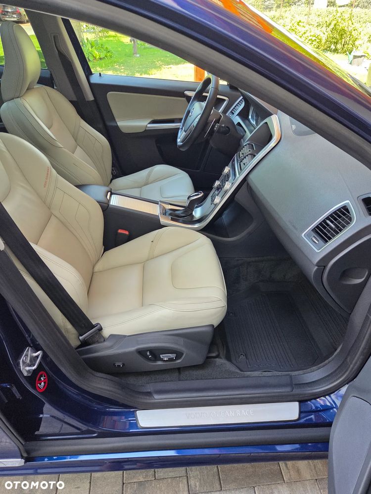 Volvo XC 60 T6 AWD Ocean Race - 24