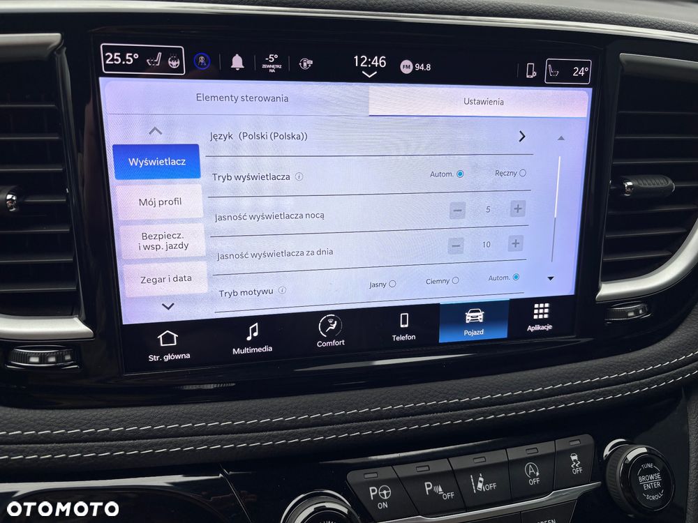 Chrysler Pacifica - 23