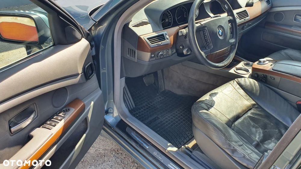 BMW Seria 7 735i - 5