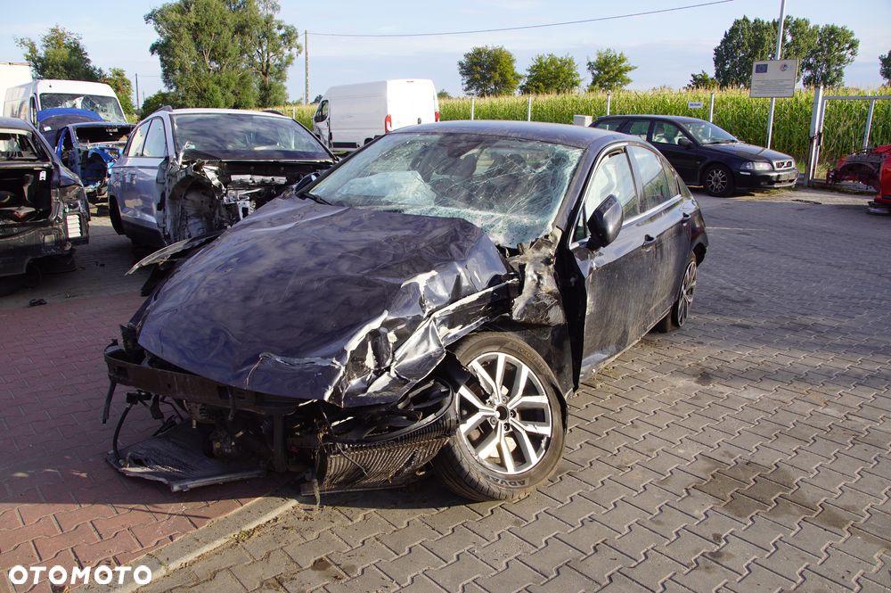 Auto na części - Volkswagen Passat B8 1.8 TSI 180 KM CJSC QTQ LC9X 2016R Silnik Skrzynia Drzwi Lusterko Szyba Lampa Deska Kokpit Sterownik Moduł Licznik Wyświetlacz Kierownica Panel - 1