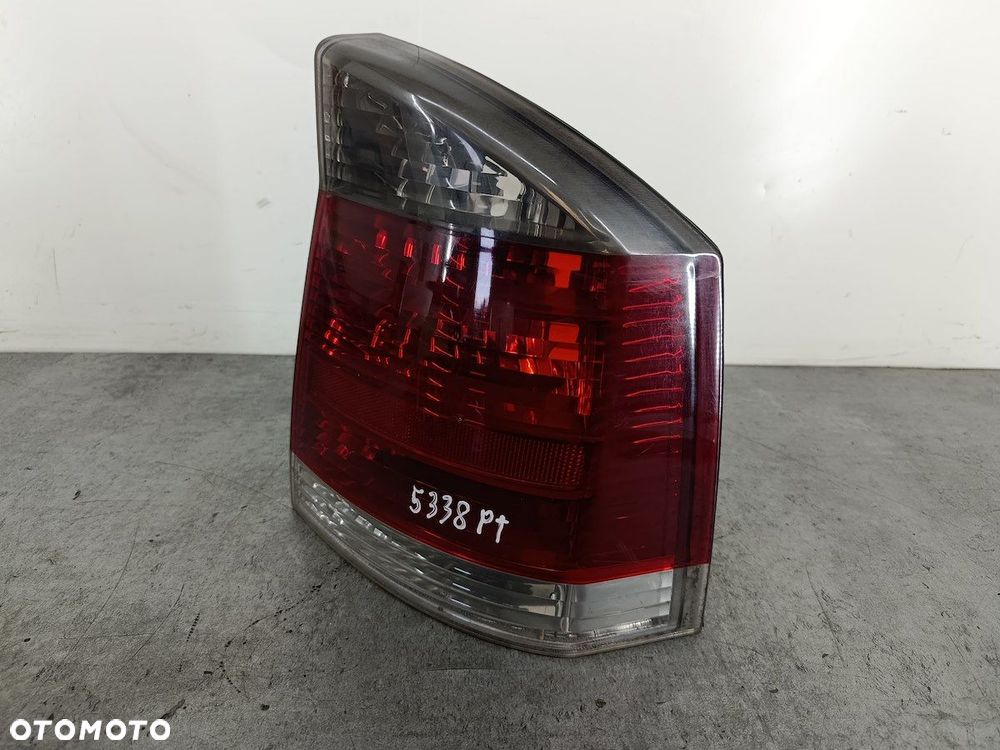 LAMPA TYLNA PRAWA OPEL VECTRA C 13157647 HATCHBACK - 2