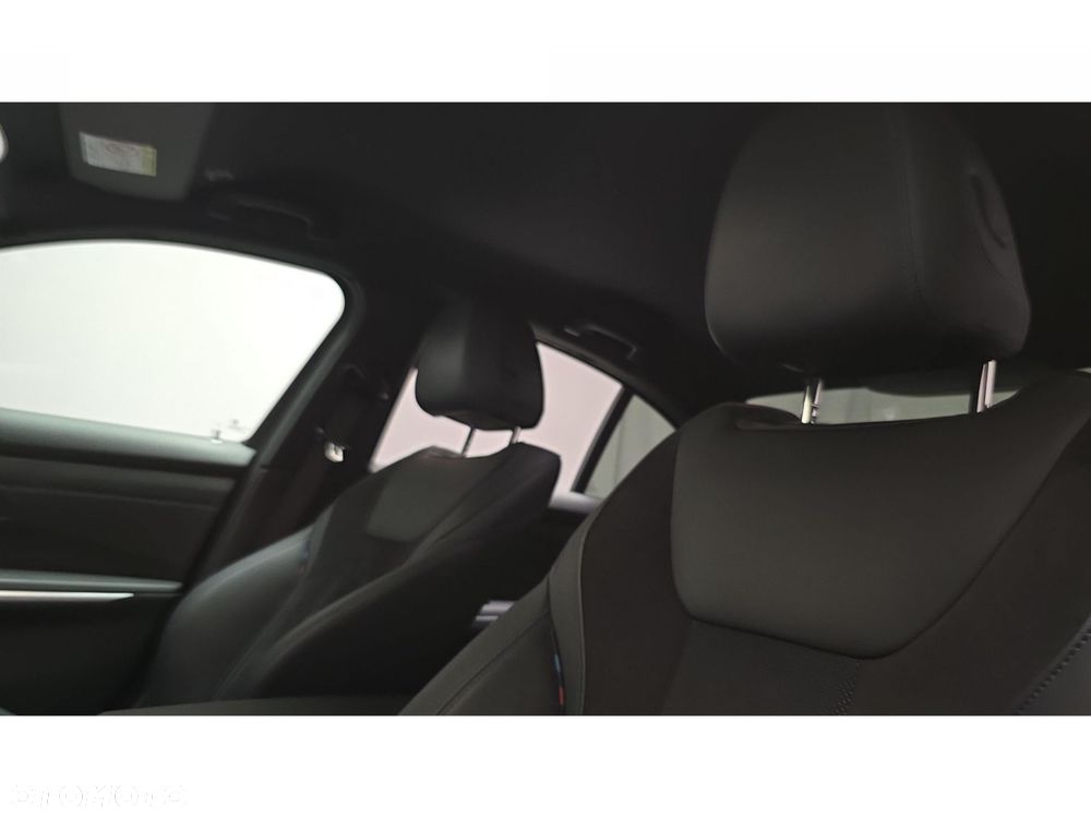 BMW Seria 3 320d xDrive mHEV M Sport - 18