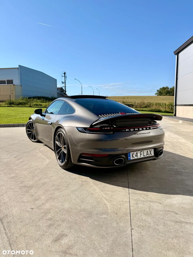 Porsche 911 Carrera 4S - 3