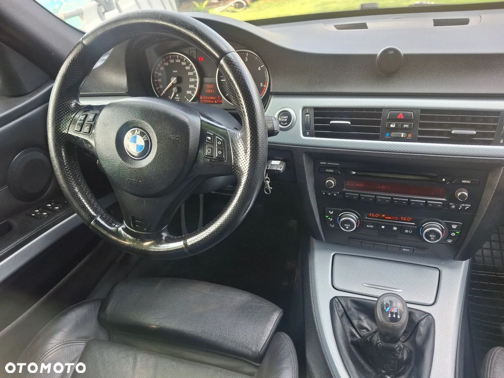 BMW Seria 3 318d DPF Edition Sport - 14