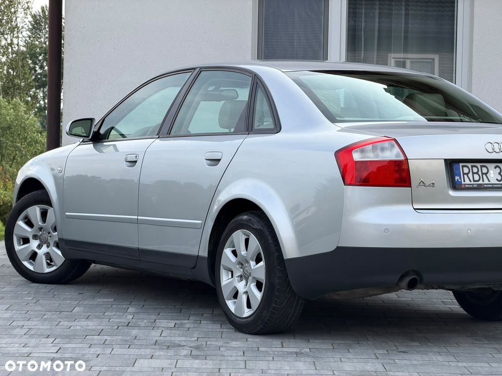 Audi A4 Limousine - 11