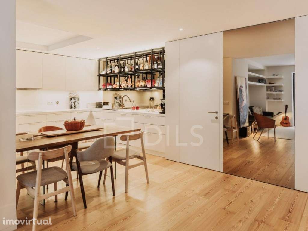 Apartamento T2+1 com terraço e estacionamento, junto à Gulbenkian - Grande imagem: 3/20