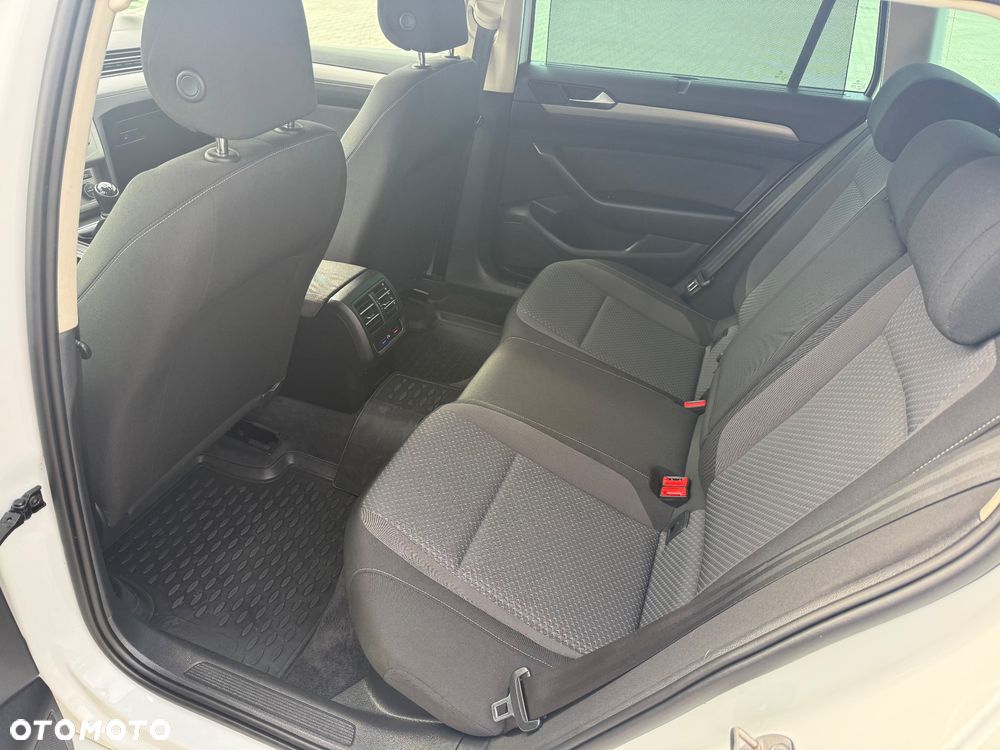 Volkswagen Passat 2.0 TDI BMT Trendline - 11