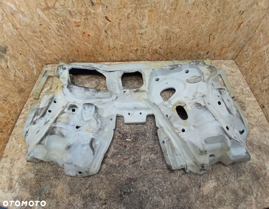 WYGŁUSZENIE ŚCIANY GRODZIOWEJ VOLVO XC90 II EU - 6