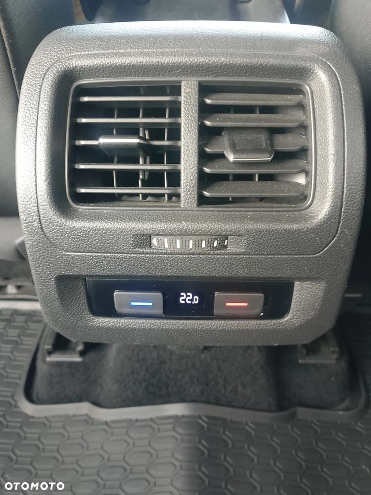 Volkswagen Touran - 26