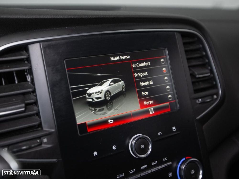 Renault Mégane Sport Tourer - 19