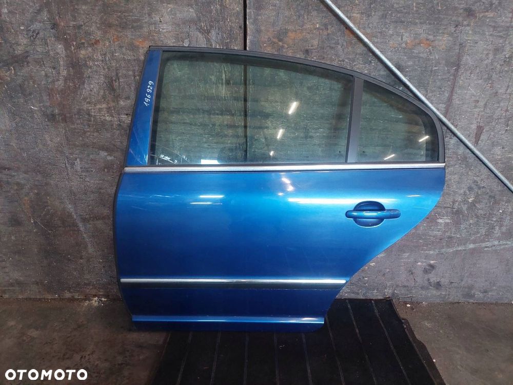 DRZWI KOMPLETNE LEWY TYŁ SKODA SUPERB I 9461 - 1