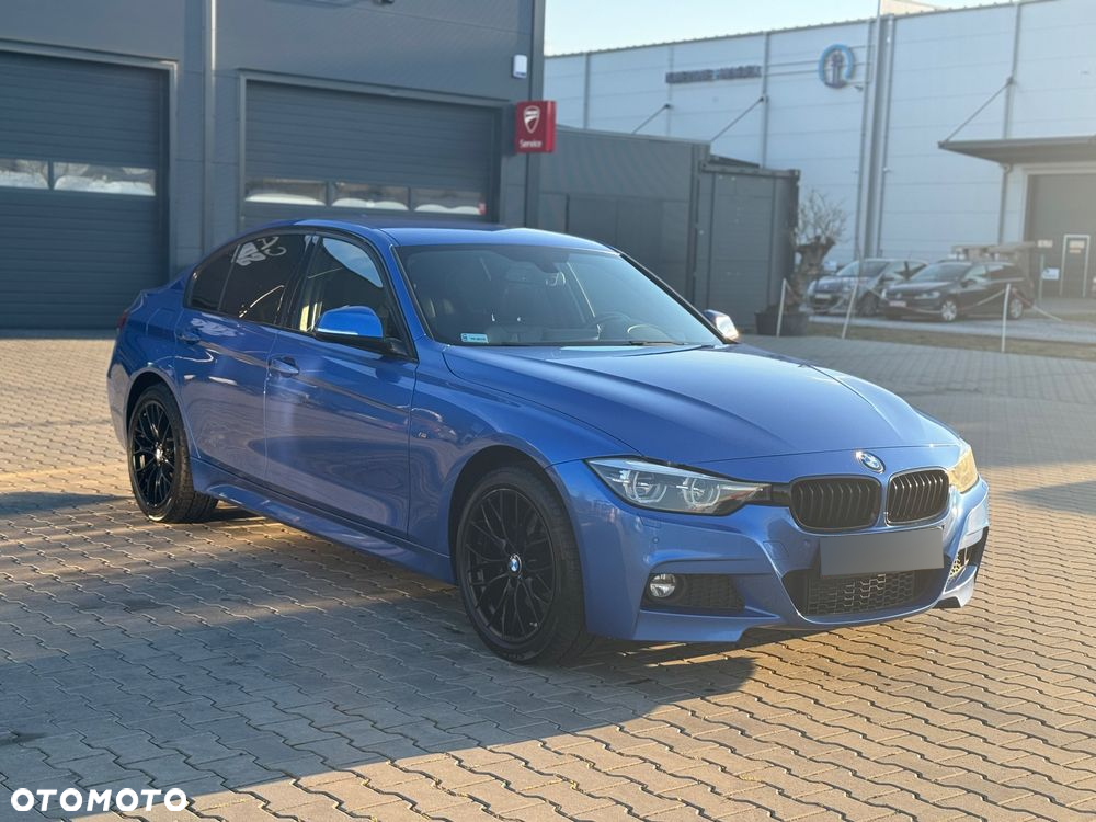 BMW Seria 3 330i xDrive M Sport Shadow - 12