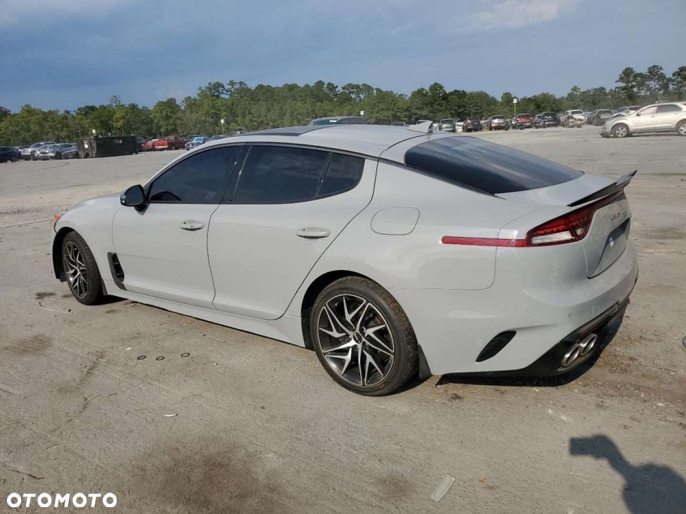 Kia Stinger - 2