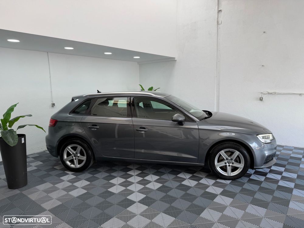 Audi A3 Sportback 30 TFSI Design S tronic - 2