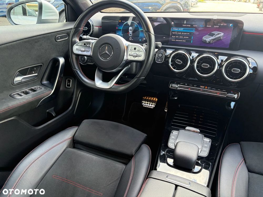 Mercedes-Benz Klasa A 180 AMG Line 7G-DCT - 24