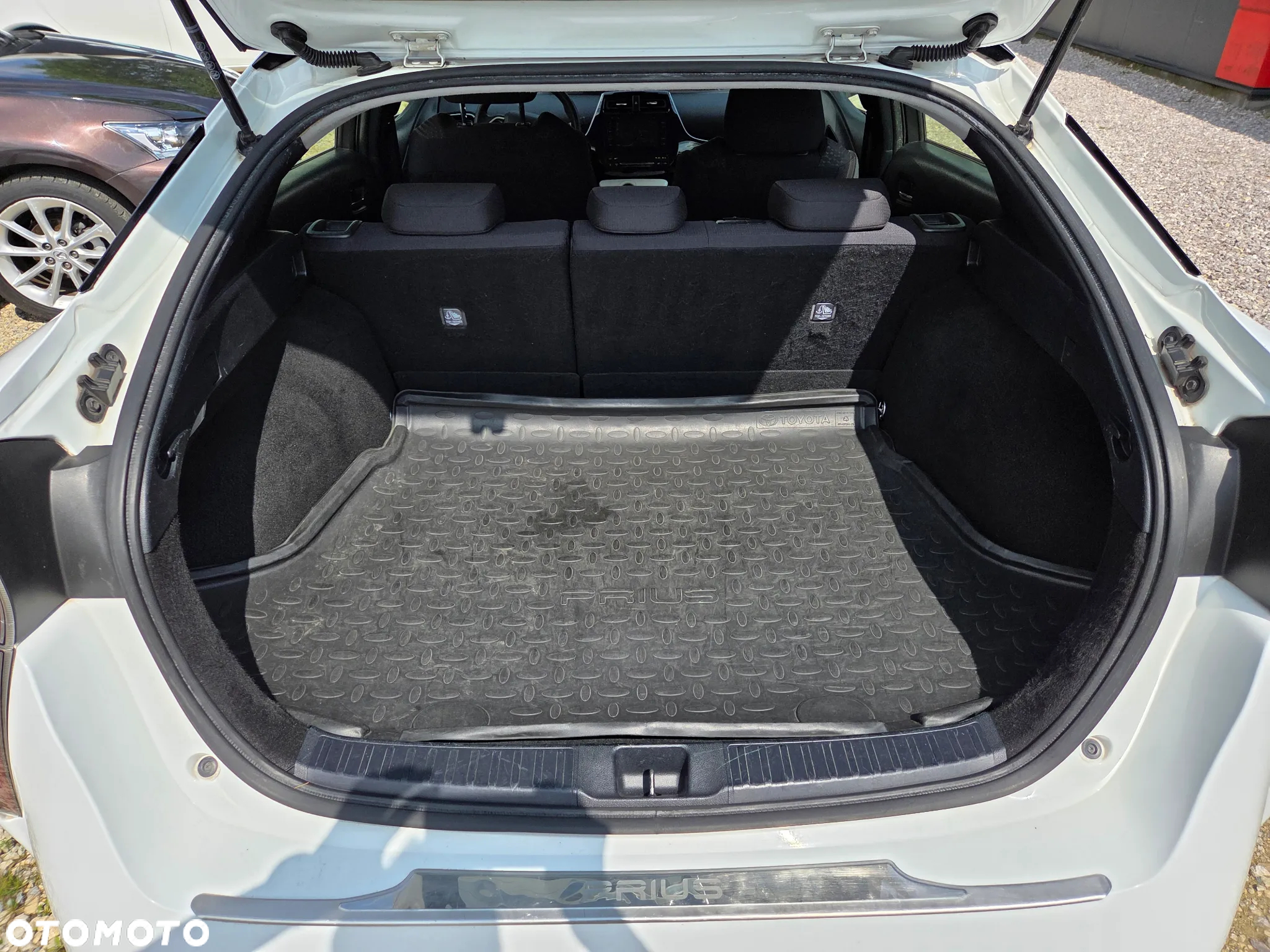 Toyota Prius 1.8 Hybrid Prestige - 14
