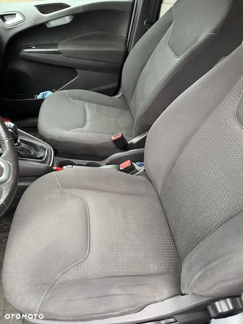 Ford Transit Courier - 10