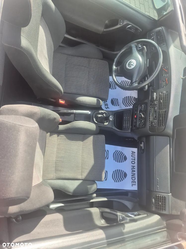 Volkswagen Golf 2.0 Trendline - 23