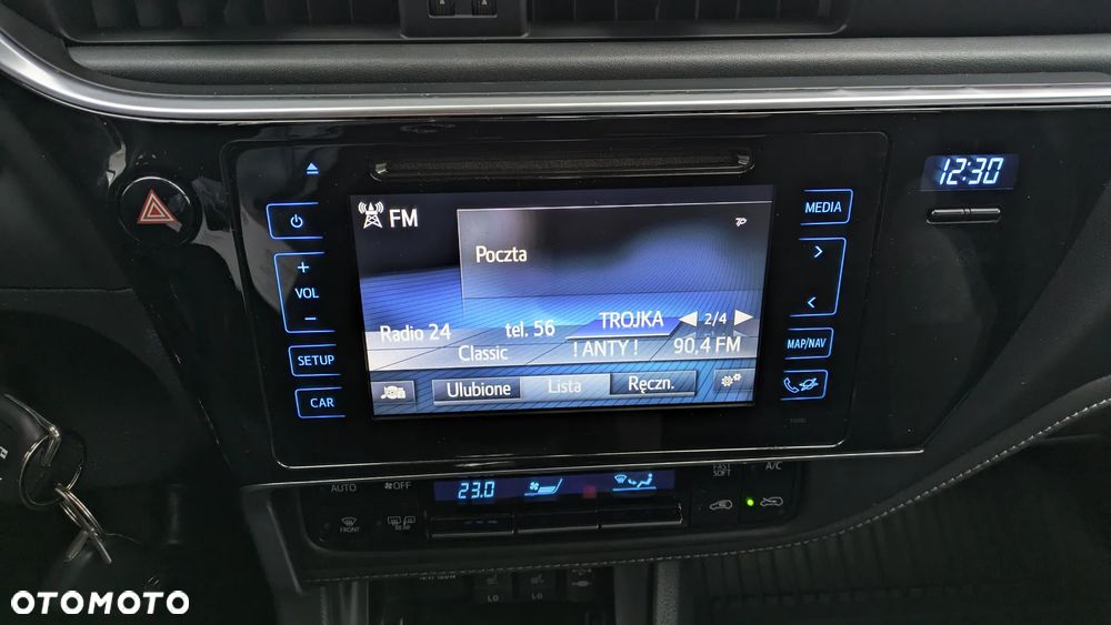 Toyota Auris 1.6 Premium - 12