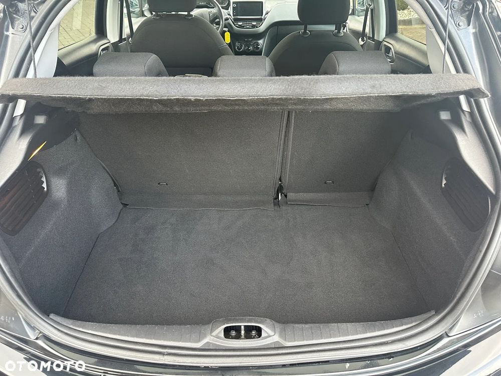 Peugeot 208 - 10