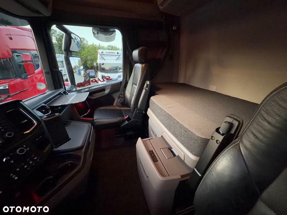 Scania 500S SCANIA Super z Niemiec pełna opcja, skóry, 6x poduszek przód i tył 2022/2023 - 27