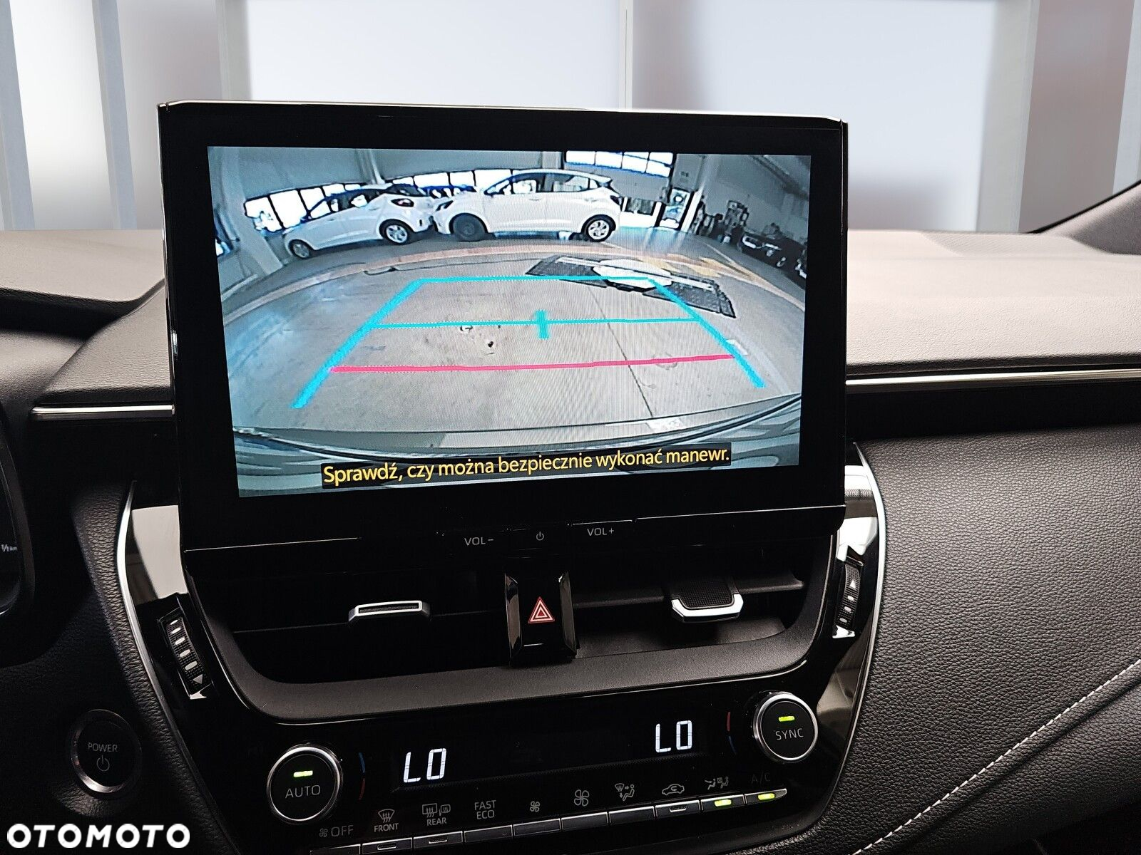 Toyota Corolla 2.0 Hybrid Comfort - 23