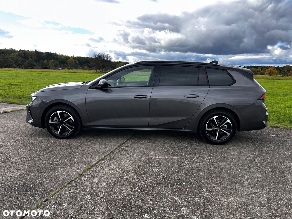 Opel Astra Sports Tourer 1.2 Turbo GS Line - 2