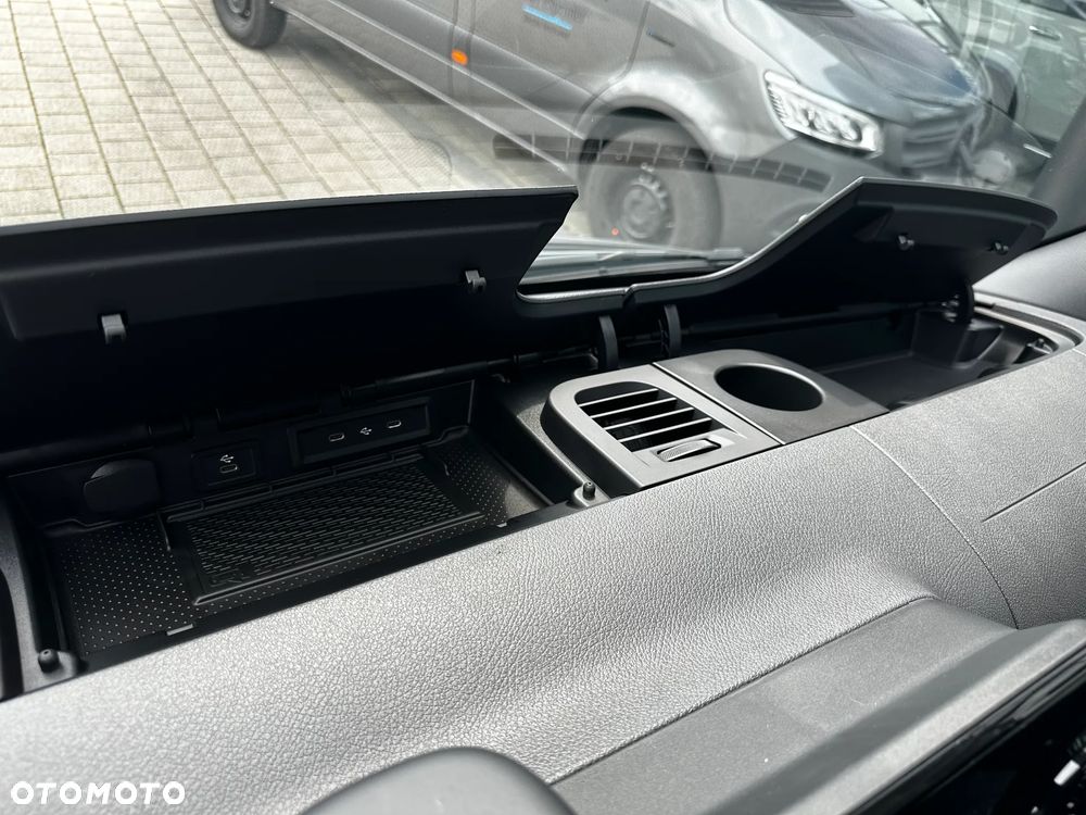 Mercedes-Benz Sprinter - 20