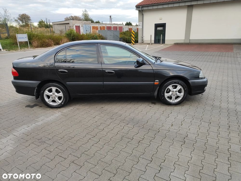 Toyota Avensis 2.0 VVT-i Sol - 11