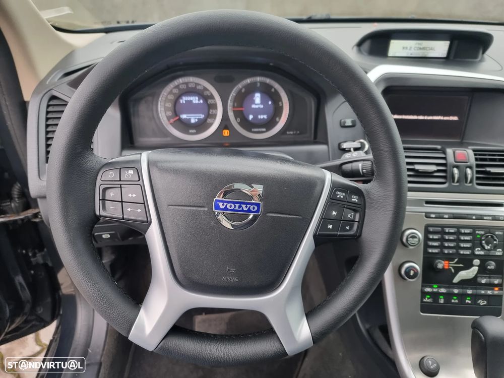 Volvo XC 60 2.4 D5 Summum AWD Geartronic - 11