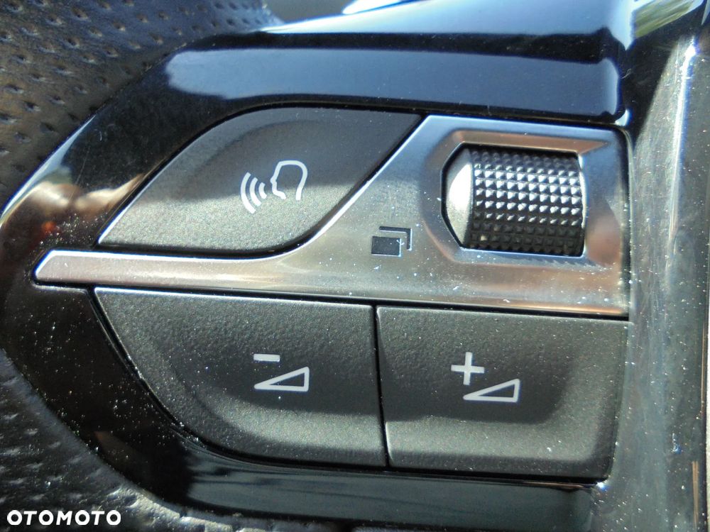 Peugeot 3008 Hybrid4 300 e-EAT8 GT Pack - 40