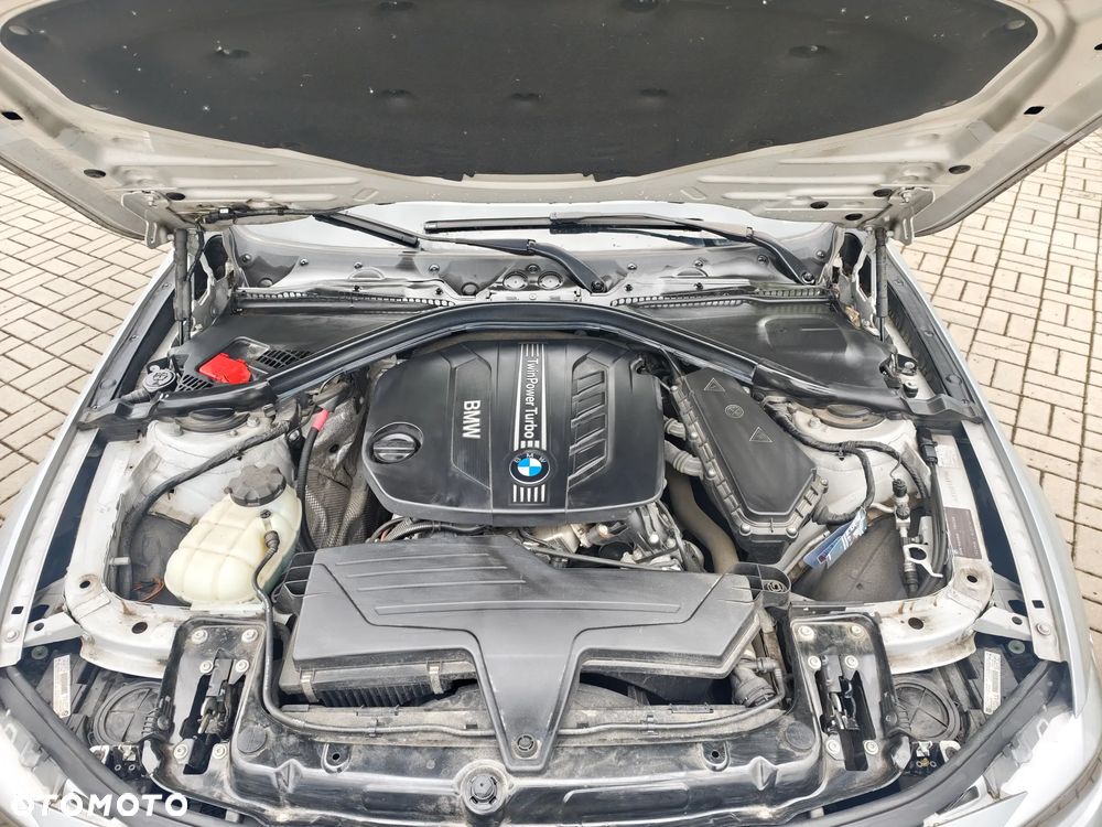 BMW Seria 3 318d - 11