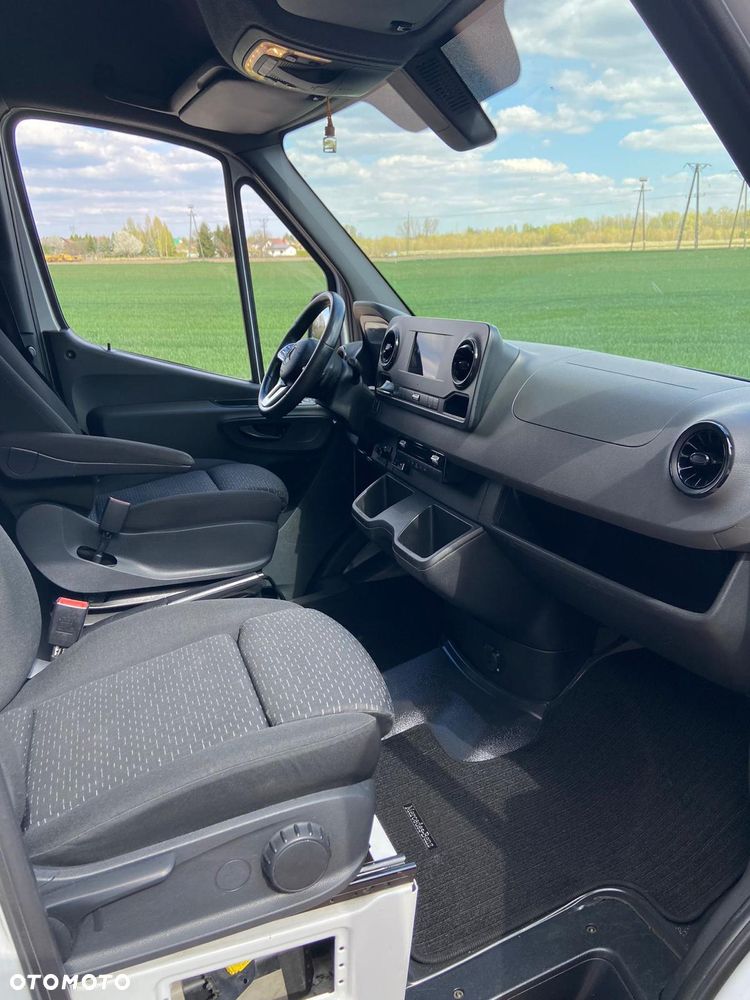 Mercedes-Benz Sprinter - 15