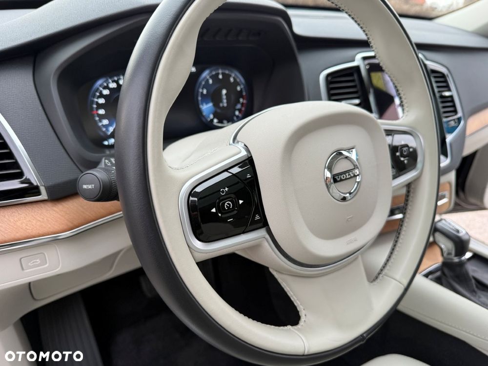 Volvo XC 90 T6 AWD Geartronic Momentum - 24