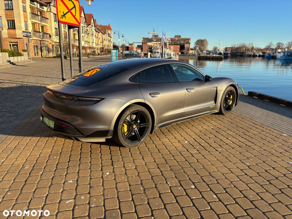 Porsche Taycan - 5