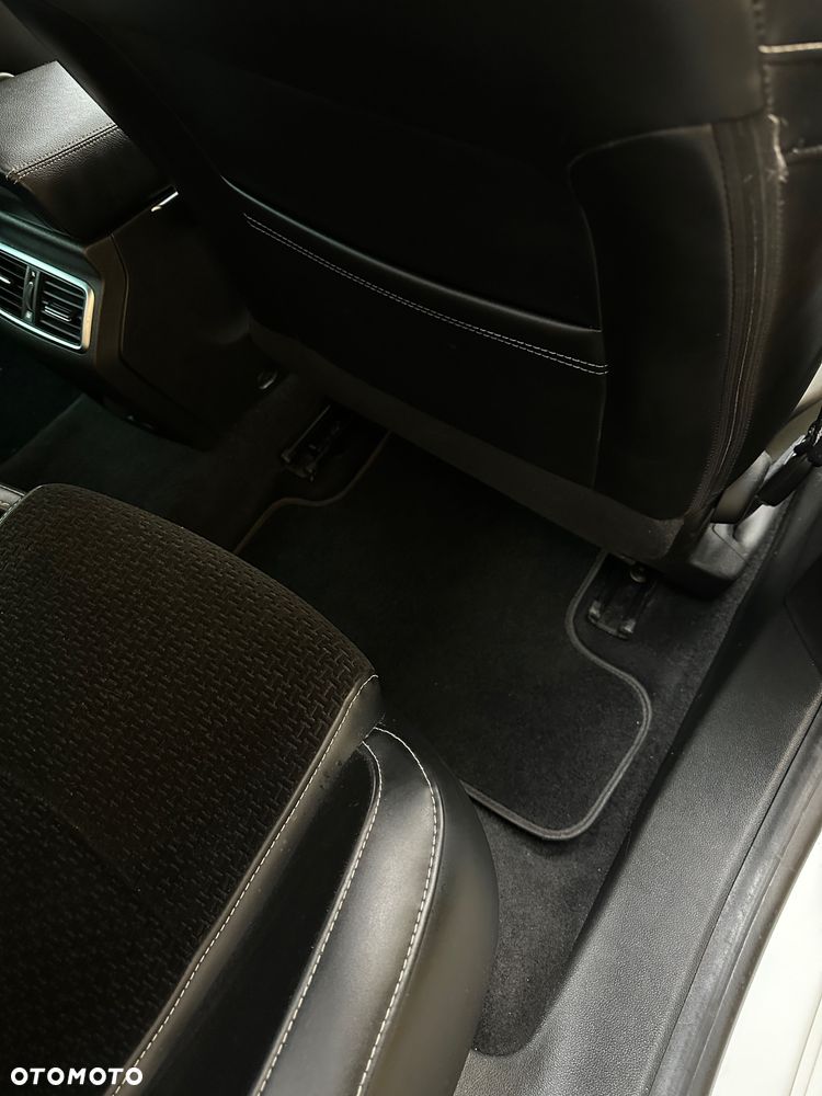 Renault Megane 1.6 dCi Bose - 17