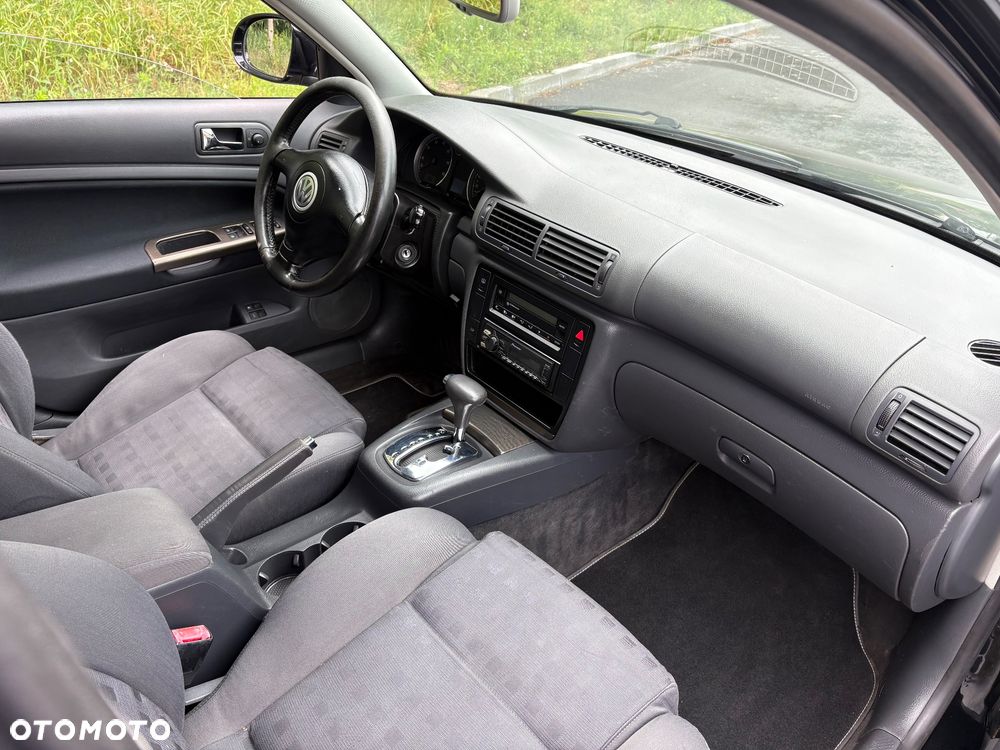 Volkswagen Passat - 27