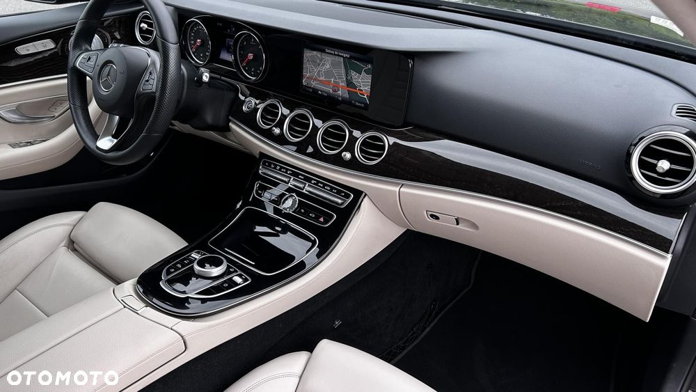 Mercedes-Benz Klasa E 220 d 4Matic 9G-TRONIC AMG Line - 23