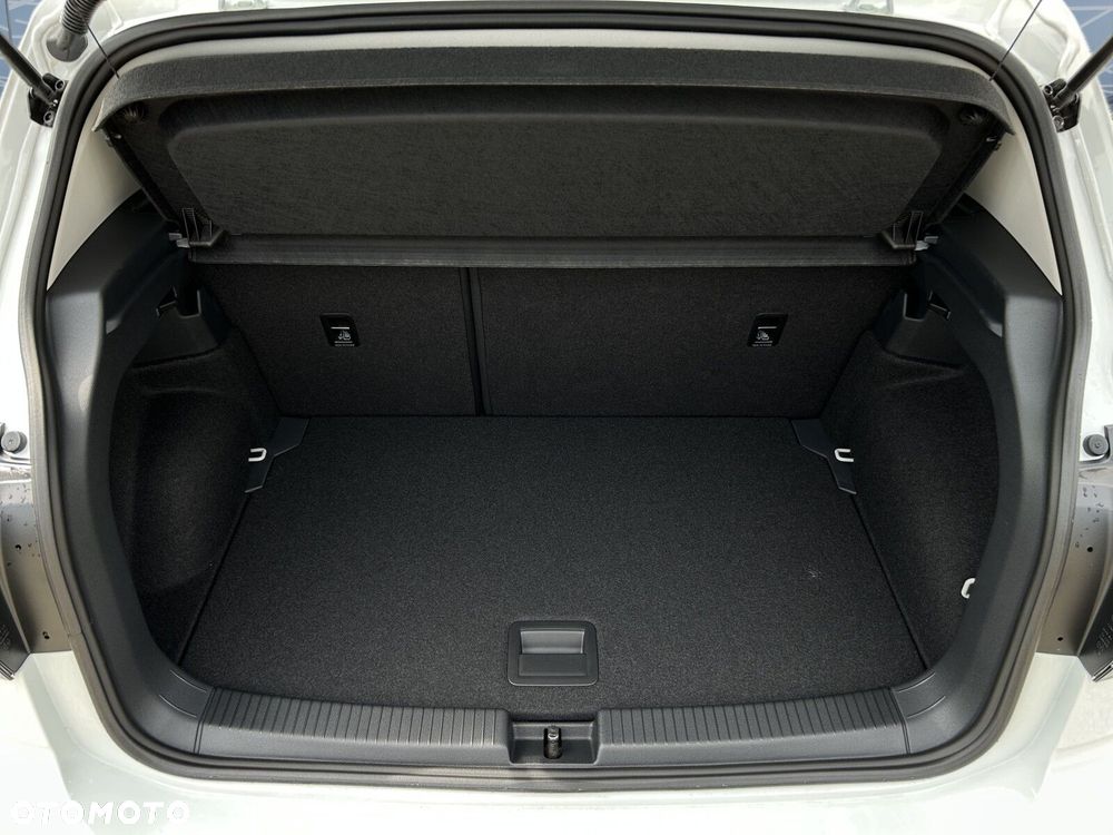 Volkswagen T-Cross - 28