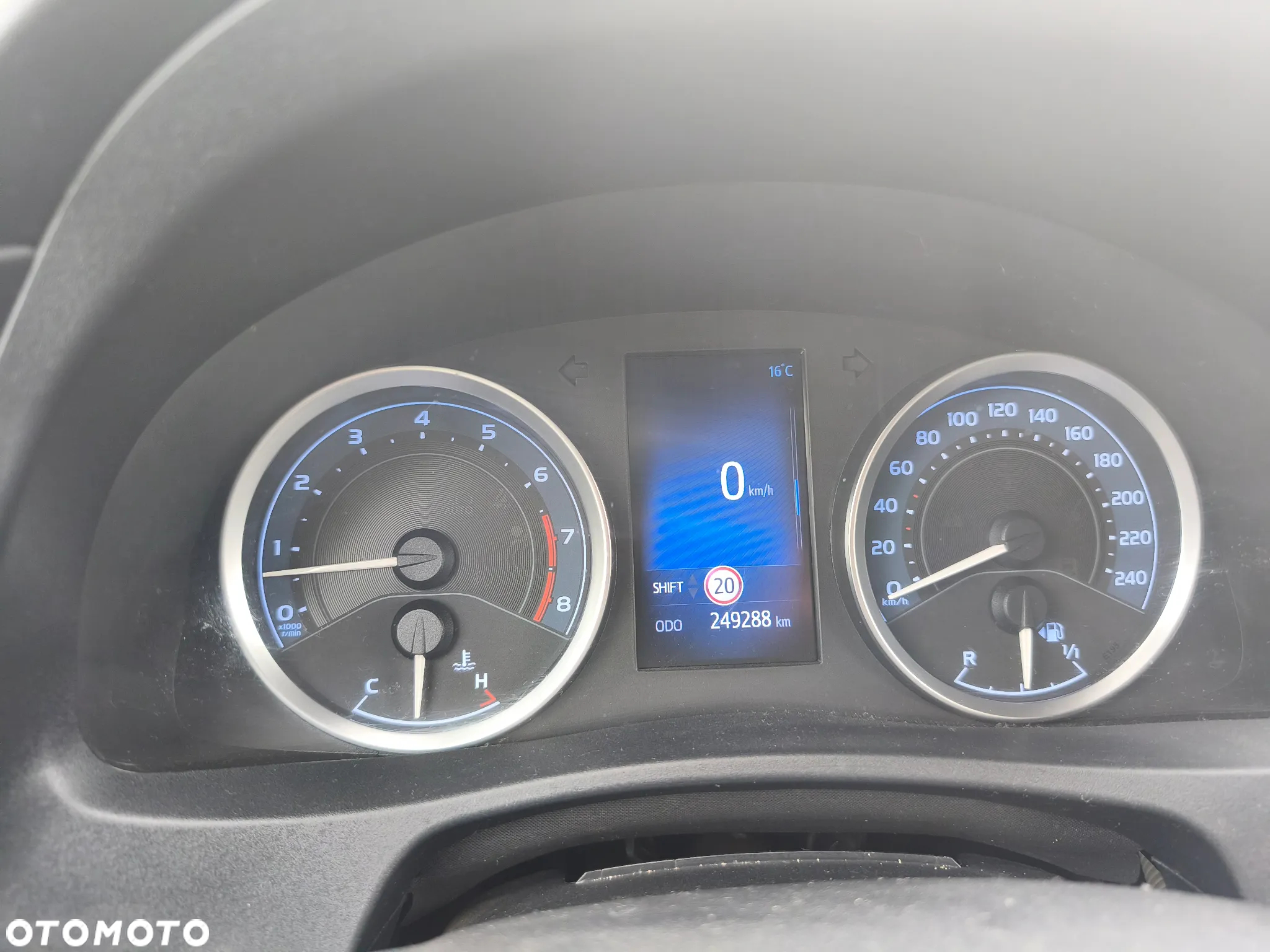 Toyota Corolla 1.6 Comfort - 8