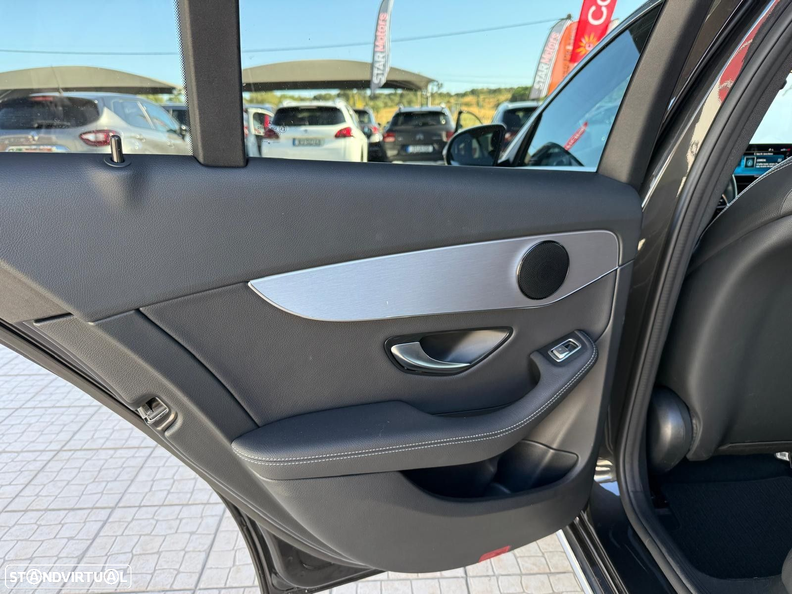 Mercedes-Benz C 300 e Avantgarde - 23