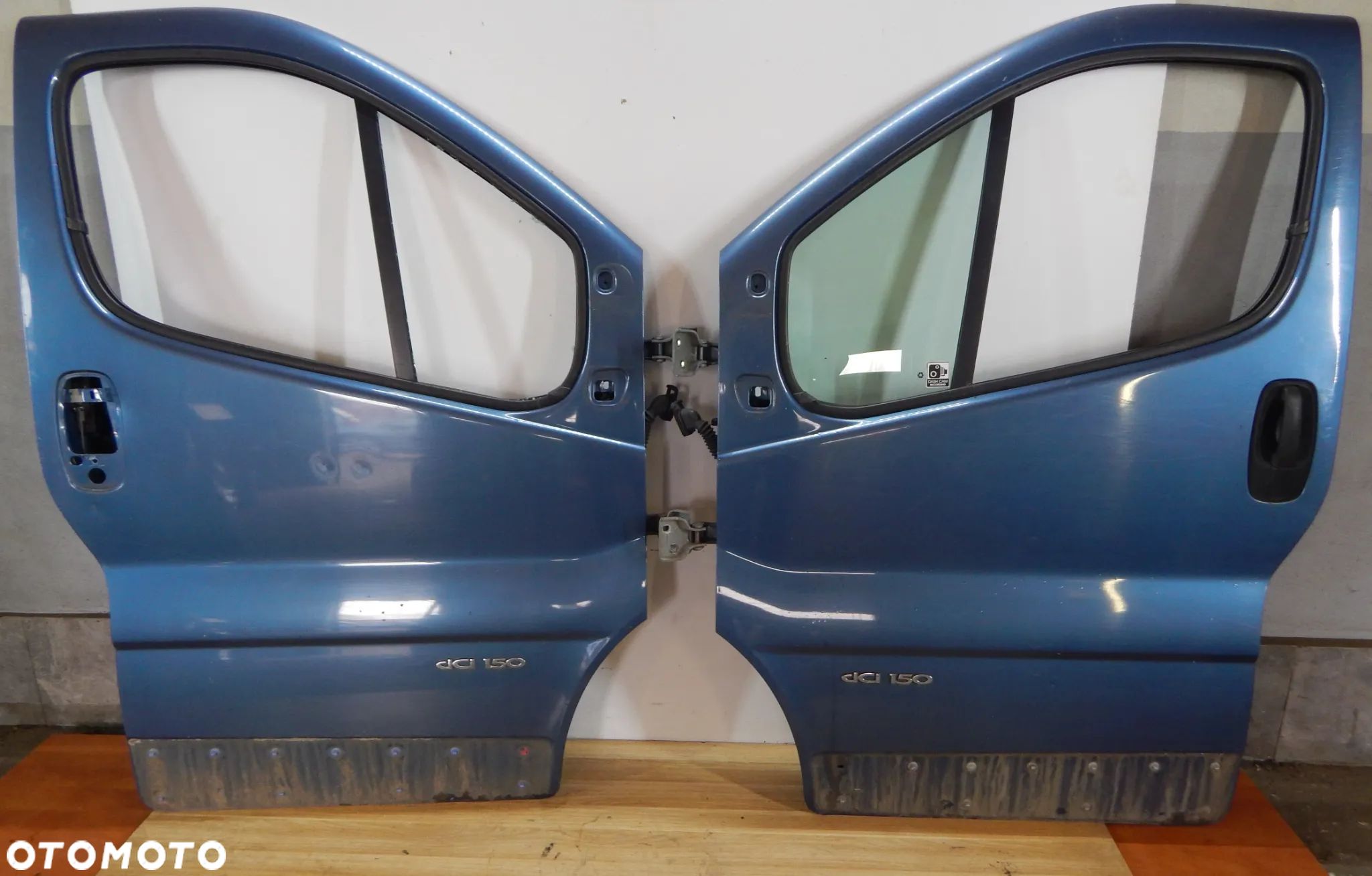 Drzwi przód Trafic II Vivaro Primastar 01-14 niebieskie TEJ43 Łuków części - 1
