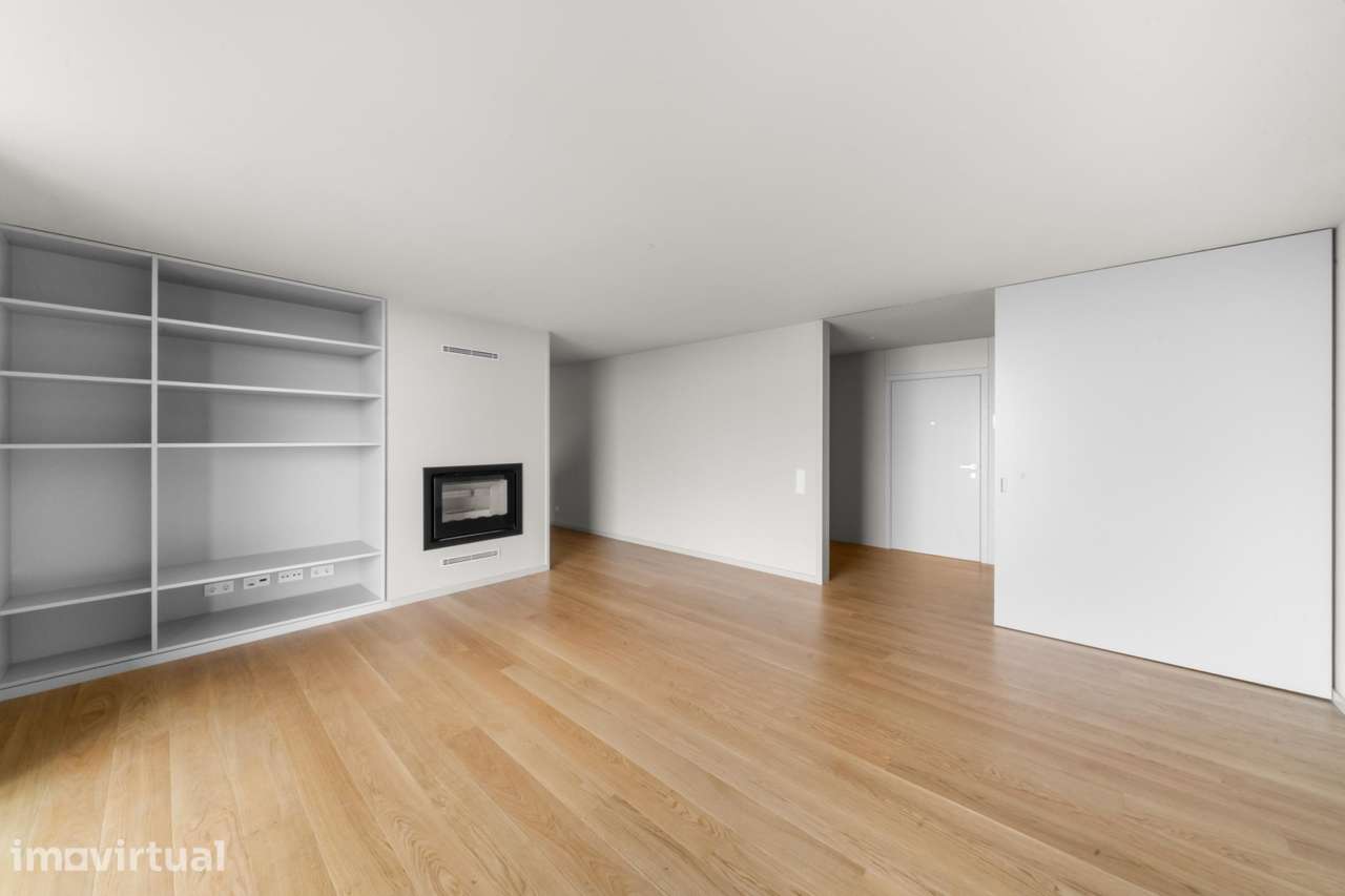 Espetacular T3 Duplex em condomínio fechado com vista mar - Grande imagem: 4/44