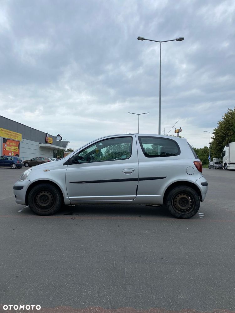 Toyota Yaris 1.3 Blue - 17