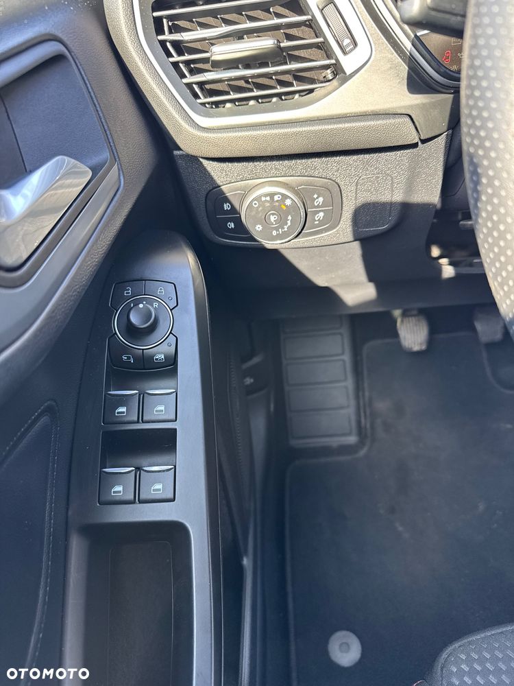 Ford Focus 1.0 EcoBoost Hybrid ST-LINE - 31