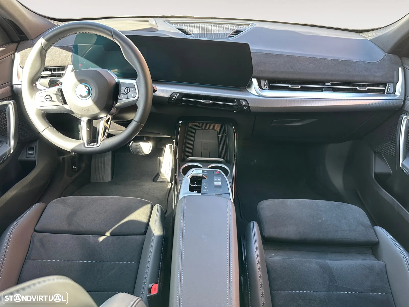 BMW iX2 eDrive20 - 11