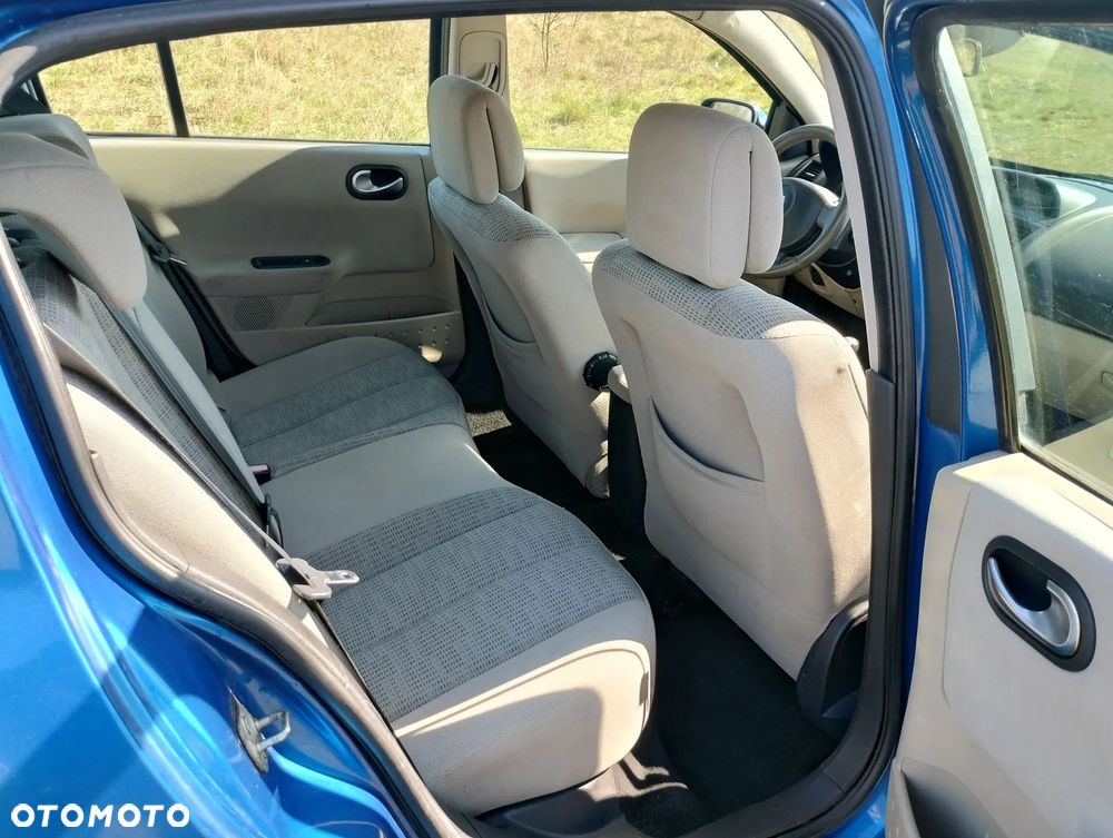 Renault Megane 1.4 16V Authentique - 11