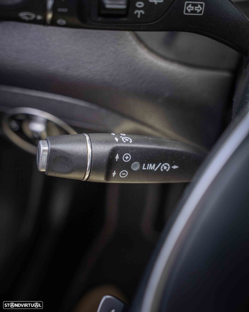Mercedes-Benz GLA 220 d - 32