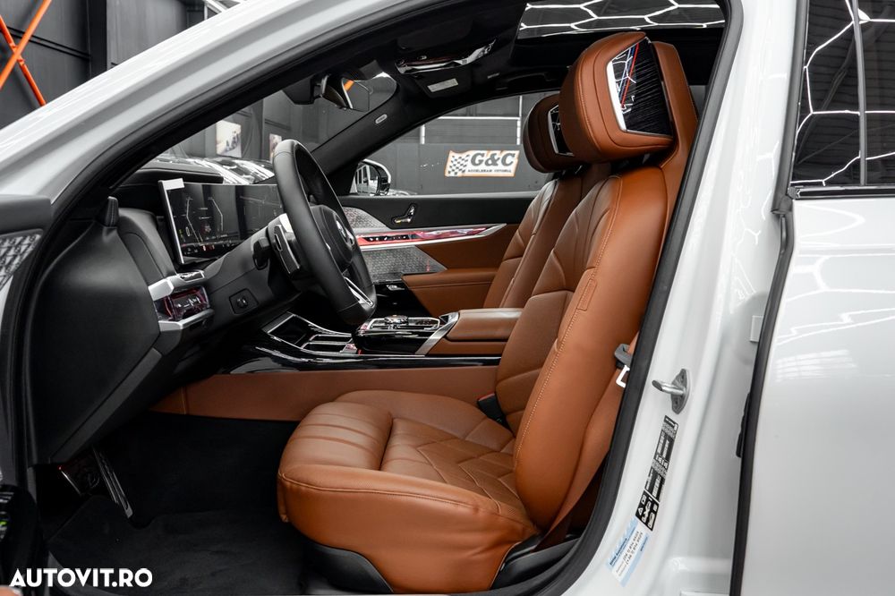 BMW Seria 7 740d xDrive MHEV - 13