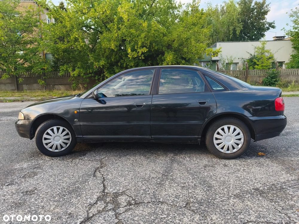Audi A4 Limousine 1.6 - 8